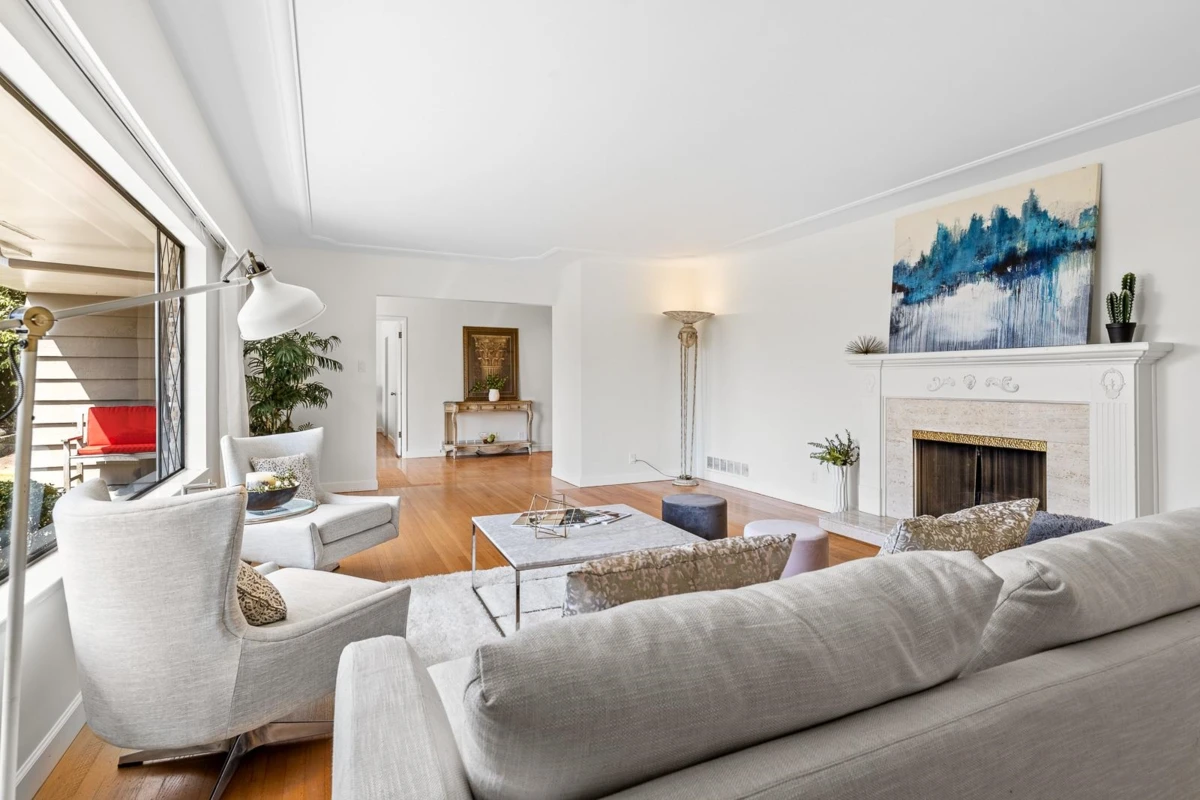 Family Room Photo of 1211 Chartwell Drive, West Vancouver, BC