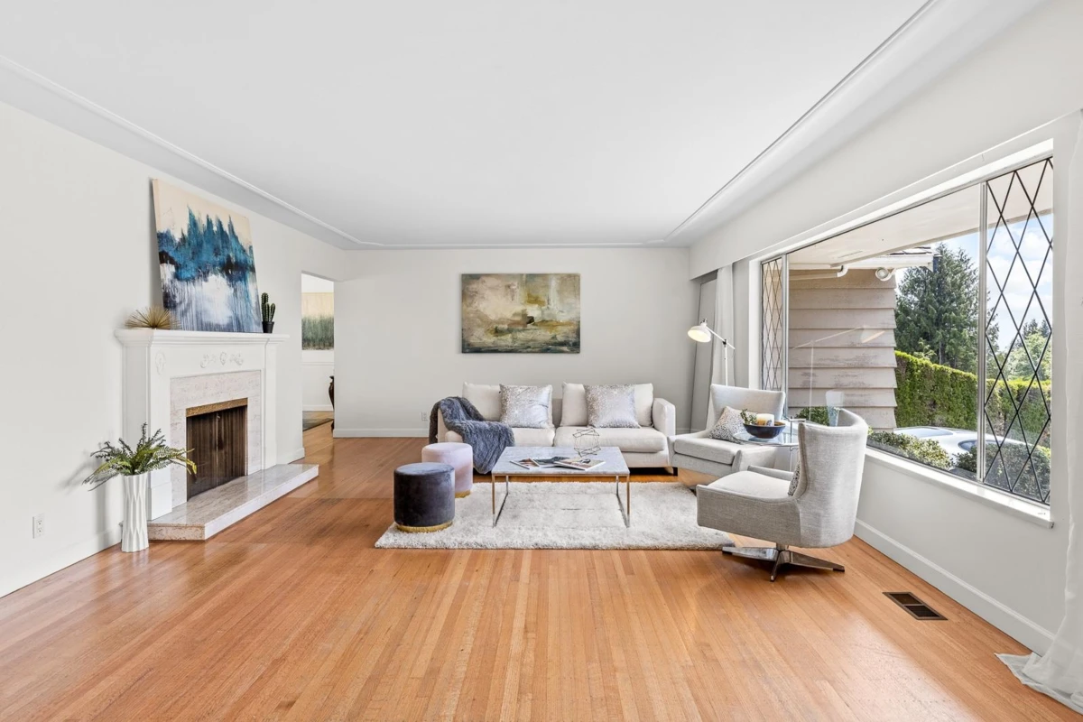 Living Room Photo of 1211 Chartwell Drive, West Vancouver, BC