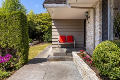 Front Yard Photo of 1211 Chartwell Drive, West Vancouver, BC