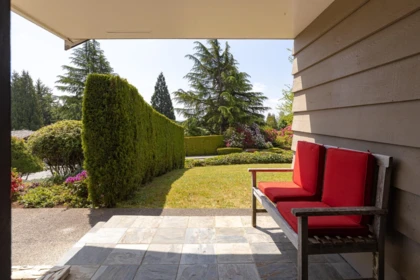 Garden / Landscaping Photo of 1211 Chartwell Drive, West Vancouver, BC