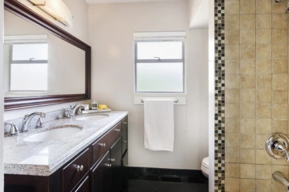 Laundry Room Photo of 1211 Chartwell Drive, West Vancouver, BC
