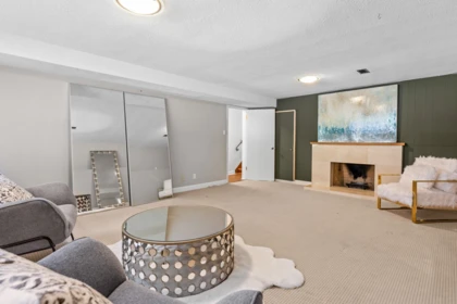 Mudroom Photo of 1211 Chartwell Drive, West Vancouver, BC