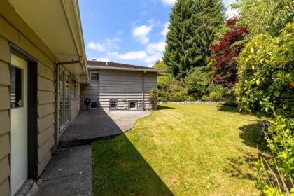Swimming Pool Photo of 1211 Chartwell Drive, West Vancouver, BC