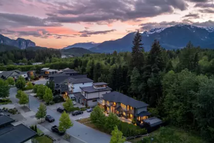 40305 Aristotle Drive, Squamish, BC, Squamish — 5 bed single family residence for sale