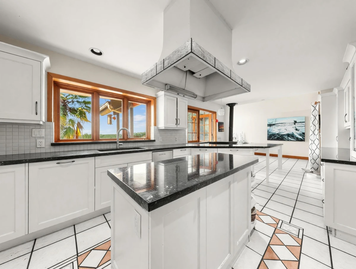 Dining Area Photo of 2148 Kings Avenue, West Vancouver, BC