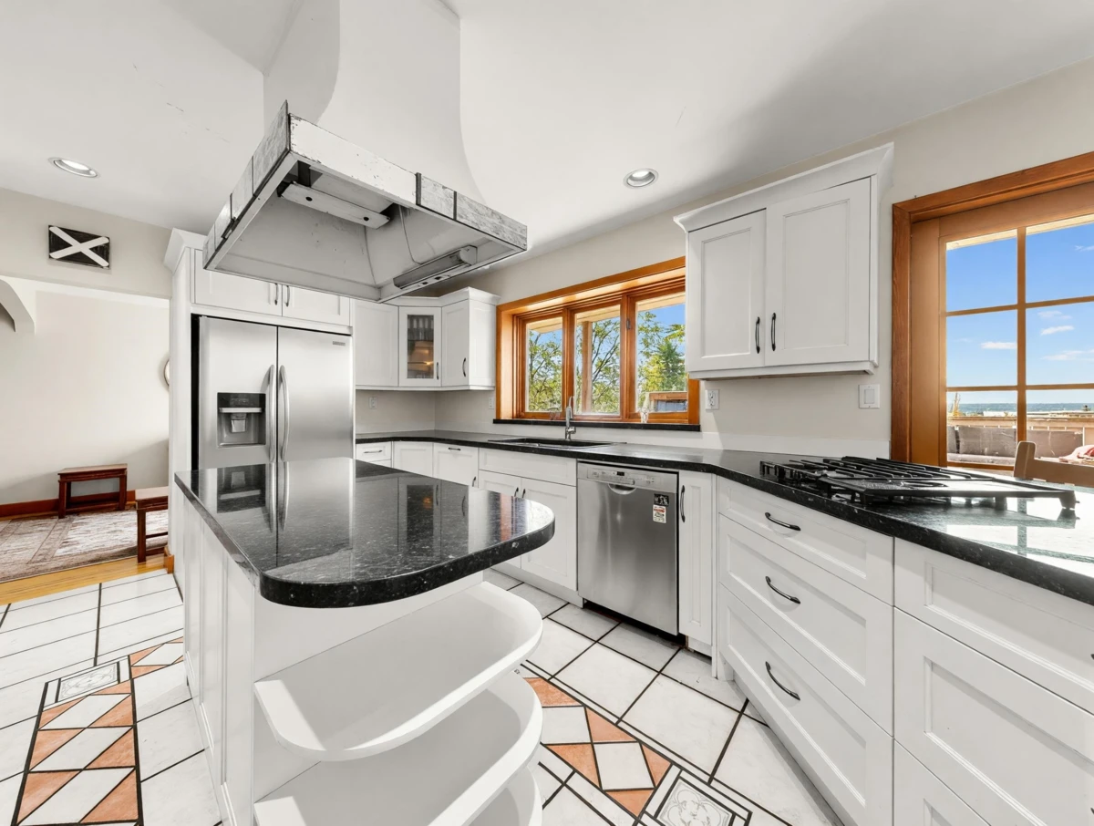 Family Room Photo of 2148 Kings Avenue, West Vancouver, BC