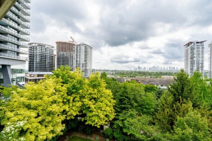 Front Yard Photo of 413 2088 Beta Avenue, Burnaby, BC