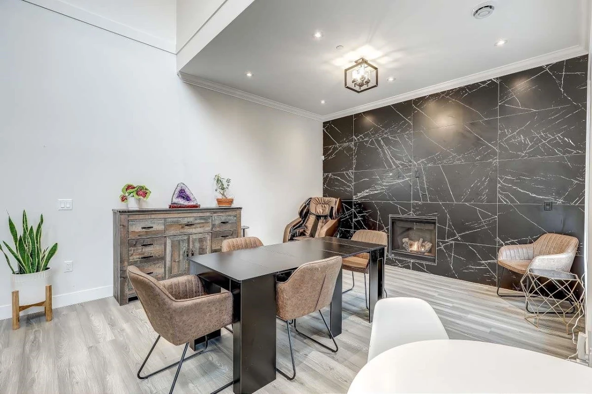 Dining Area Photo of 46077 Crestview Drive, Chilliwack, BC