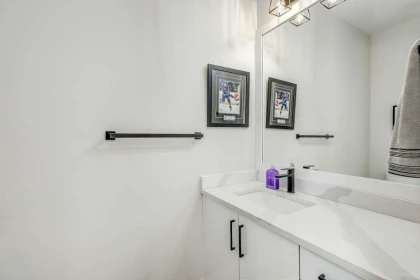 Walk-In Closet Photo of 46077 Crestview Drive, Chilliwack, BC