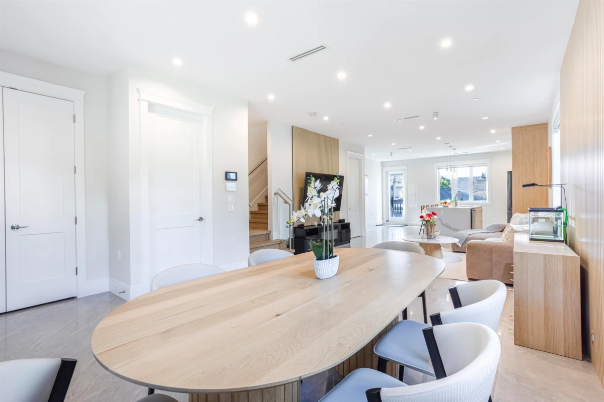Living Room Photo of 1470 W 57th Avenue, Vancouver, BC