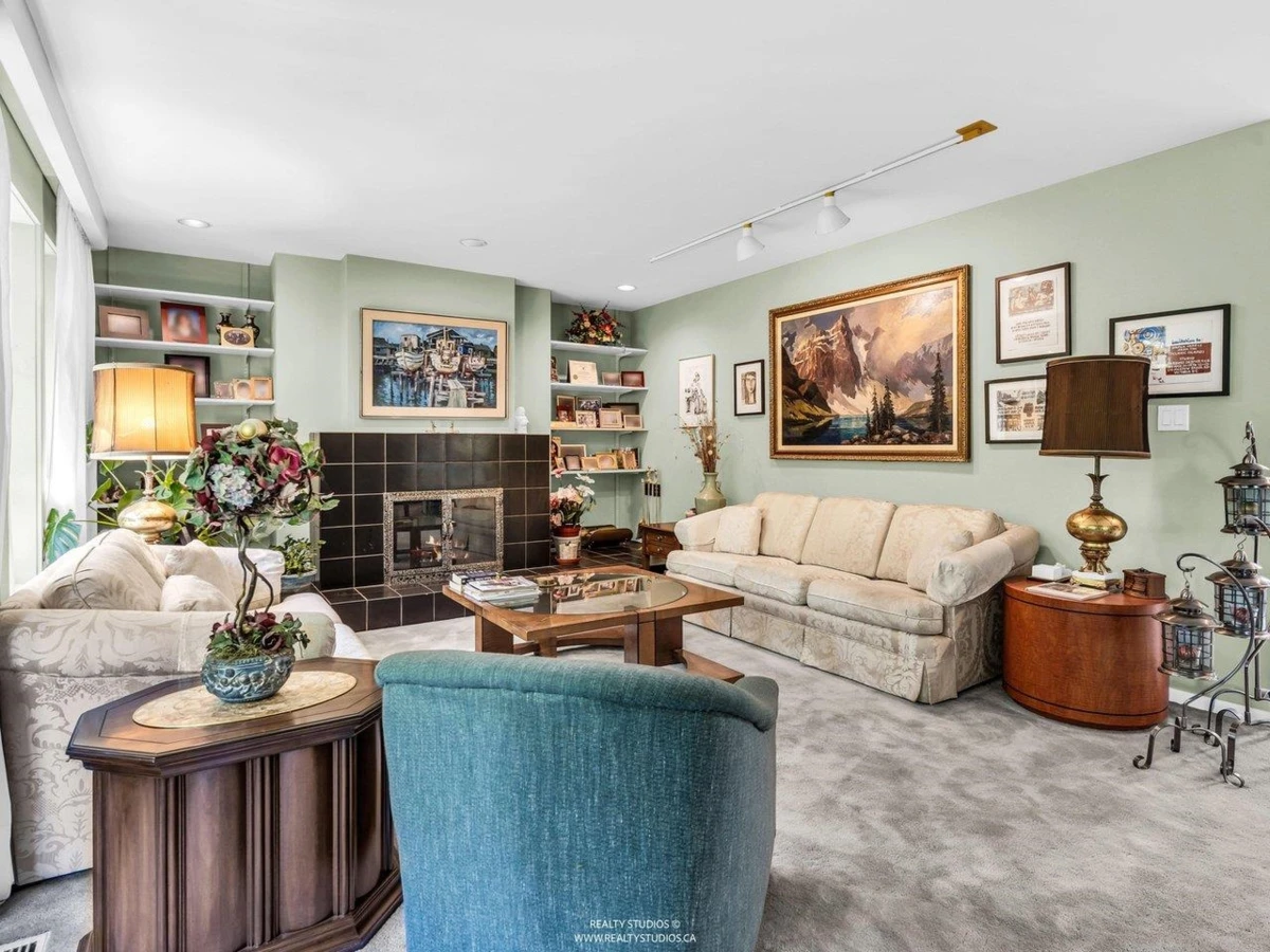 Family Room Photo of 756 Rochester Avenue, Coquitlam, BC