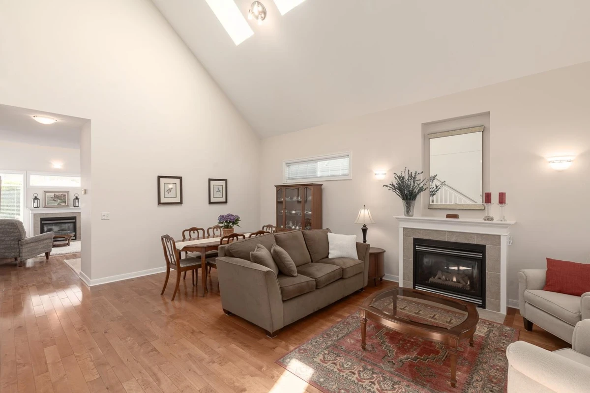 Dining Area Photo of 45 14968 24 Avenue, Surrey, BC