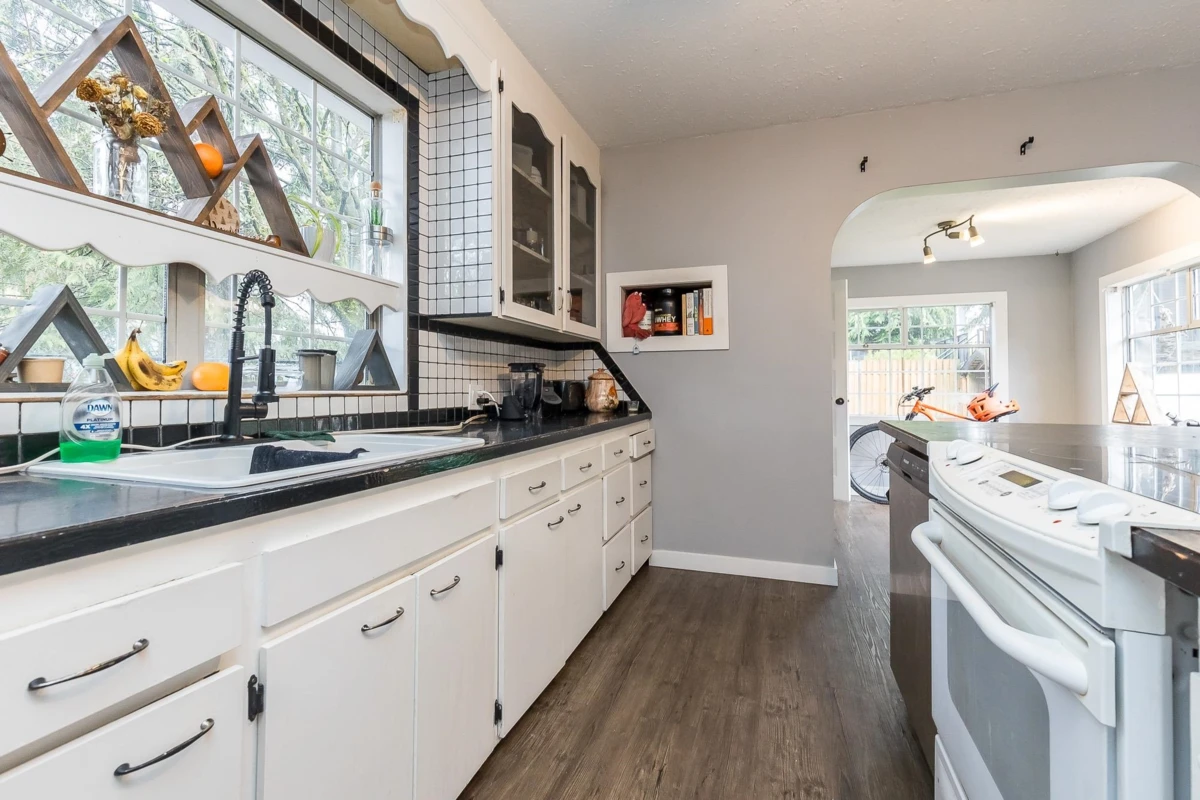 Dining Area Photo of 33944 Mccrimmon Drive, Abbotsford, BC