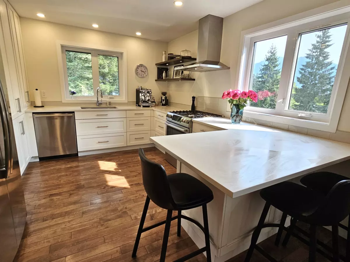 Dining Area Photo of 40755 Thunderbird Ridge, Squamish, BC
