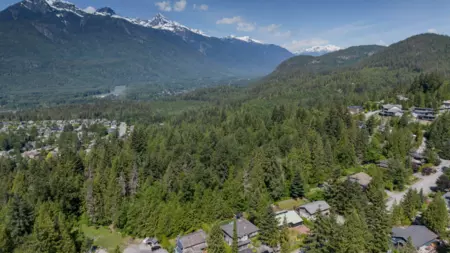 Outdoor Deck Photo of 40755 Thunderbird Ridge, Squamish, BC