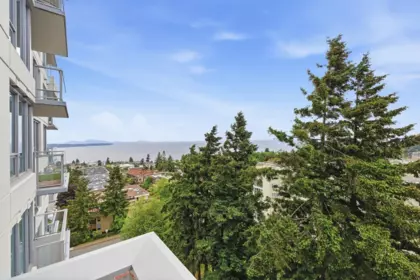 Outdoor Patio Photo of 902 15165 Thrift Avenue, White Rock, BC