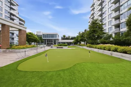 Street View Photo of 902 15165 Thrift Avenue, White Rock, BC