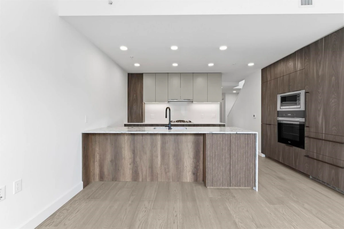 Dining Area Photo of 305 3590 W 39th Avenue, Vancouver, BC