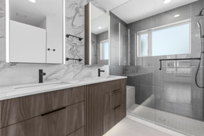 Primary Bathroom Photo of 305 3590 W 39th Avenue, Vancouver, BC