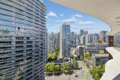 Office / Den Photo of 2008 68 Smithe Street, Vancouver, BC