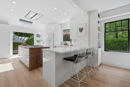 Breakfast Nook Photo of 3392 W 8th Avenue, Vancouver, BC