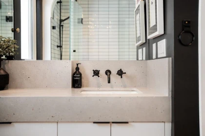 Mudroom Photo of 3392 W 8th Avenue, Vancouver, BC