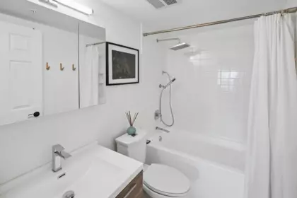 Powder Room Photo of 305 688 E 16th Avenue, Vancouver, BC