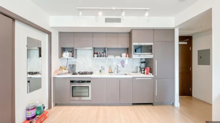 Kitchen Photo of 805 68 Smithe Street, Vancouver, BC
