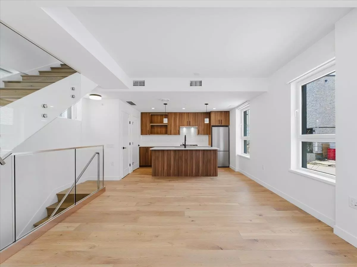 Family Room Photo of 6833 Cambie Street, Vancouver, BC