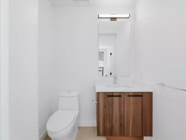 Walk-In Closet Photo of 6833 Cambie Street, Vancouver, BC