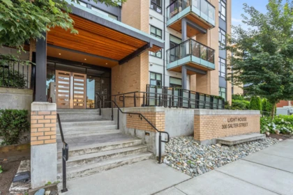 Office / Den Photo of 109 300 Salter Street, New Westminster, BC