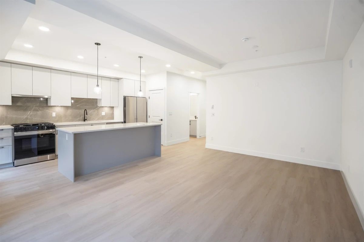 Dining Area Photo of 104 3528 146a Street, White Rock, BC