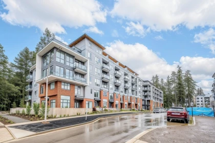 Loft / Bonus Room Photo of 104 3528 146a Street, White Rock, BC
