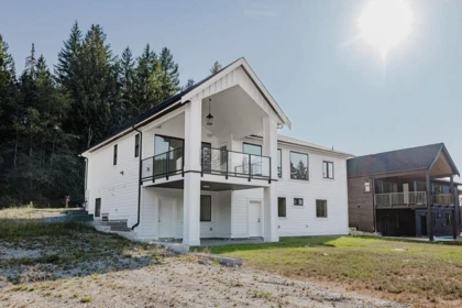 Hot Tub / Spa Photo of 1203 Castle Road, Gibsons, BC