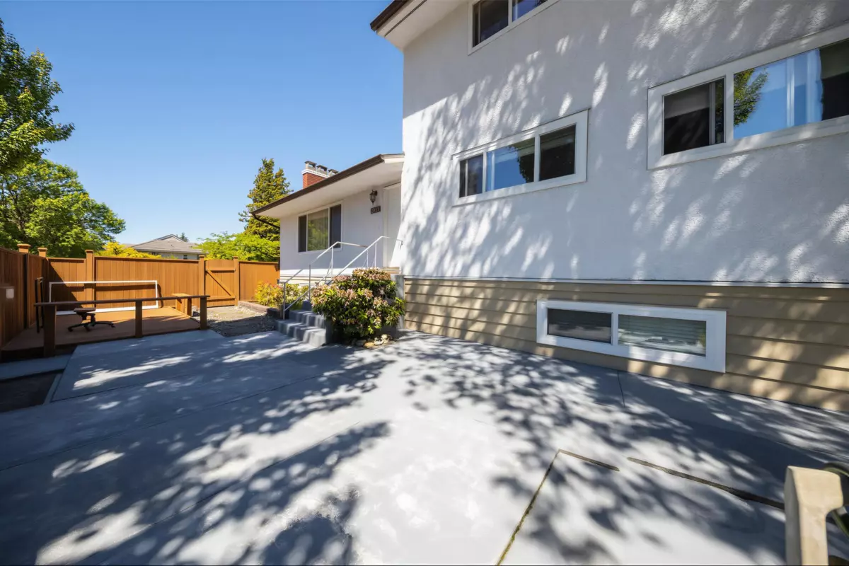 Exterior Rear Photo of 2911 E 51st Avenue, Vancouver, BC