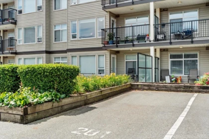 218 9422 Victor Street, Chilliwack, BC, Chilliwack — Apartment/Condo for sale