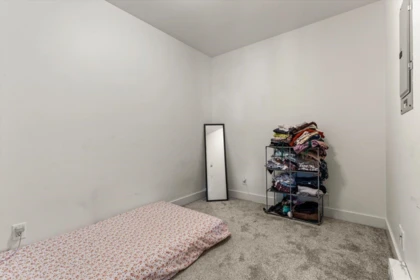 Walk-In Closet Photo of 218 9422 Victor Street, Chilliwack, BC