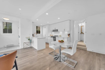 Breakfast Nook Photo of 469 W 63rd Avenue, Vancouver, BC