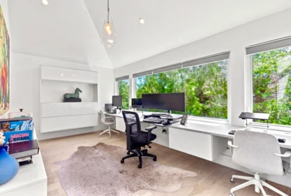 Hallway Photo of 6236 Summit Avenue, West Vancouver, BC