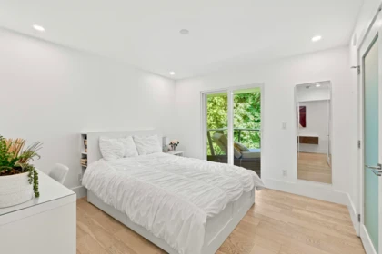 Hot Tub / Spa Photo of 6236 Summit Avenue, West Vancouver, BC