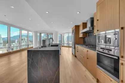 3202 1111 Alberni Street, Vancouver, BC, Vancouver — Apartment/Condo for sale