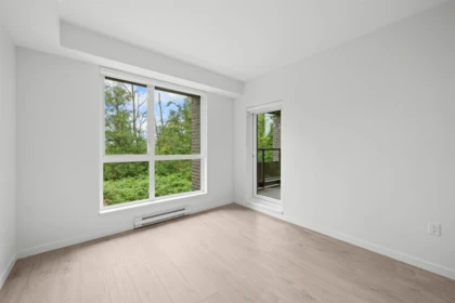 Kitchen Photo of 206 6585 195a Street, Surrey, BC