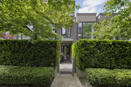 Hot Tub / Spa Photo of 153 W 2nd Street, North Vancouver, BC