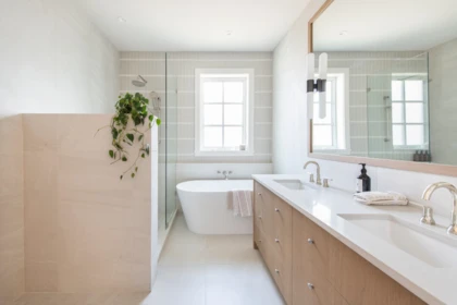 Guest Bathroom Photo of 2 2115 W 18th Avenue, Vancouver, BC