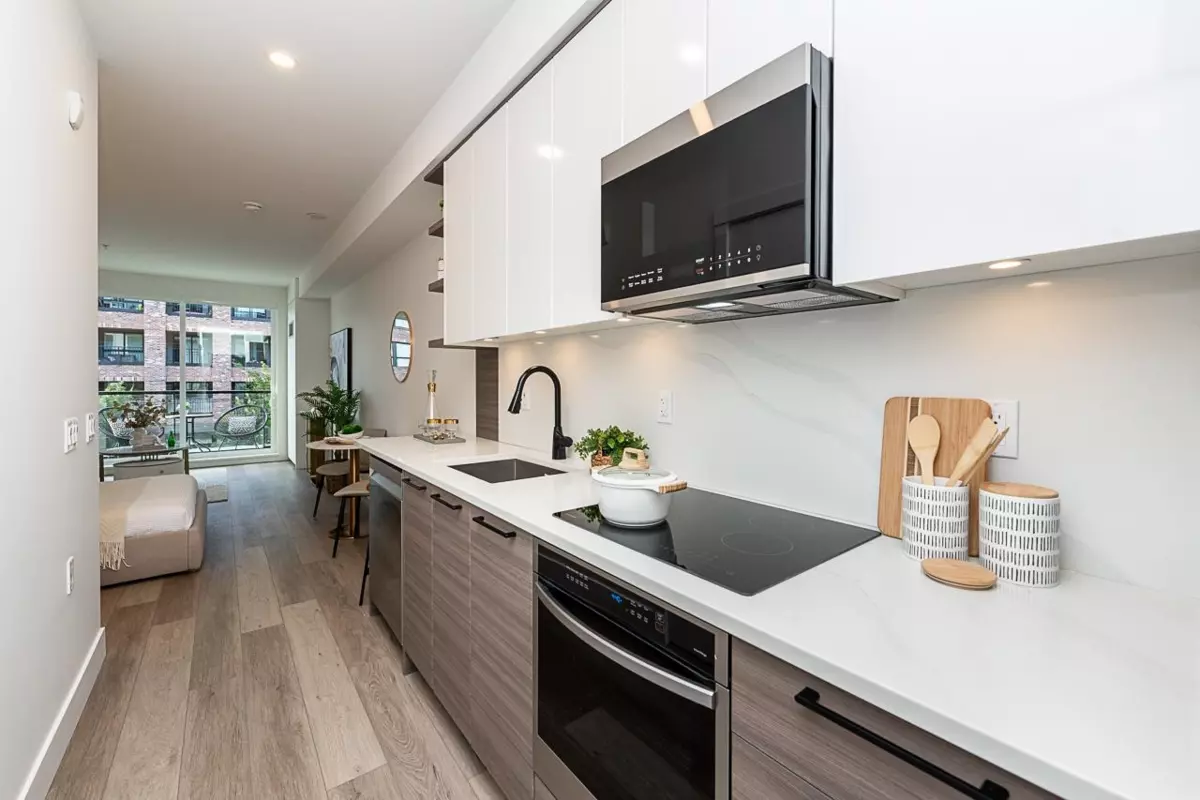 Living Room Photo of 203 422 Lakewood Drive, Vancouver, BC