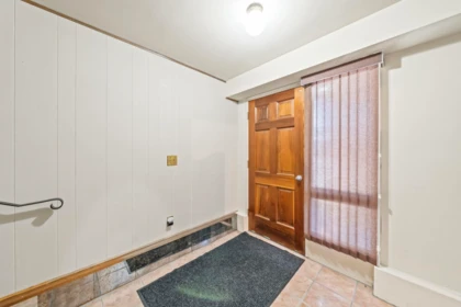 Basement Recreation Room Photo of 4938 58 Street, Delta, BC