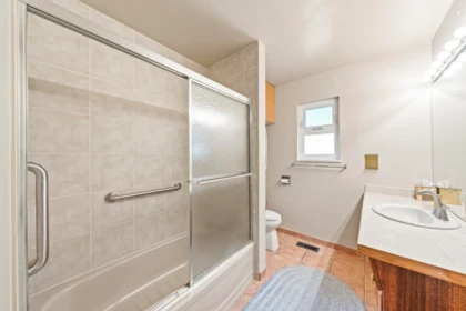 Powder Room Photo of 4938 58 Street, Delta, BC