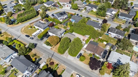 Swimming Pool Photo of 4938 58 Street, Delta, BC