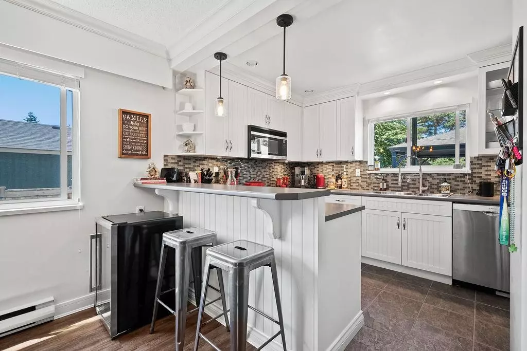 Family Room Photo of 4851 55b Street, Delta, BC