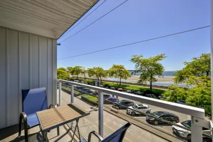 Front Yard Photo of 201 14881 Marine Drive, White Rock, BC